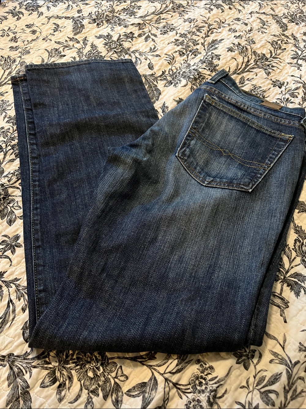 Lucky Brand Women’s Dark Blue Straight Jeans